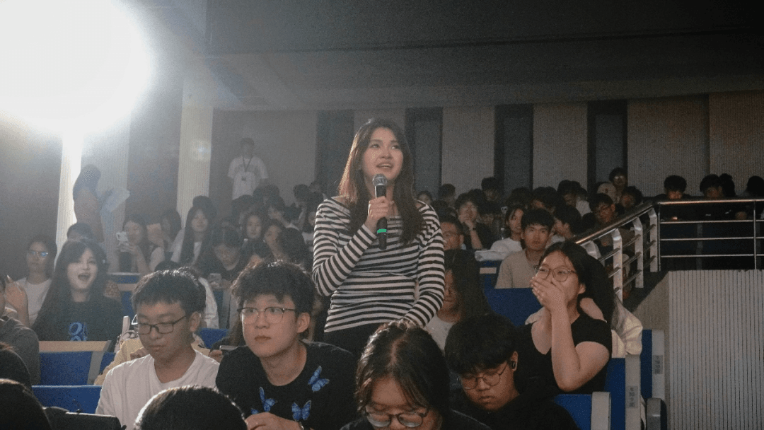 福建信息职业技术学院第五届“金话筒”校园主持人大赛 - 图片 3
